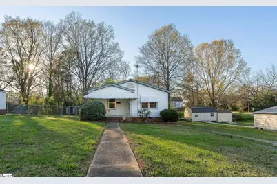 105 Shands Street, Clinton, SC 29325 - Photo 2