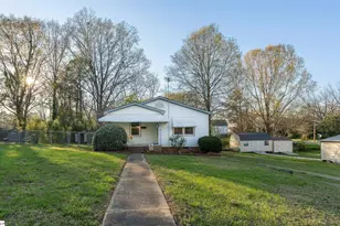 105 Shands St, Clinton, SC 29325 - Photo 2