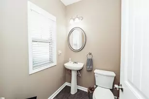 220 Dellwood Dr, Spartanburg, SC 29301 - Photo 8