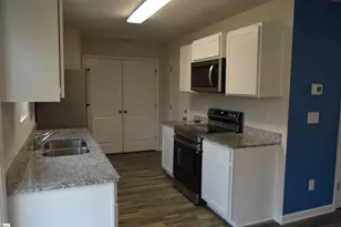 323 Long Grove Ln, Greer, SC 29650 - Photo 4