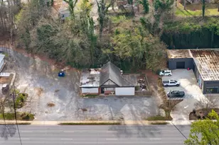 326 Wade Hampton Blvd, Greenville, SC 29609 - Photo 10