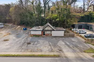 326 Wade Hampton Blvd, Greenville, SC 29609 - Photo 8