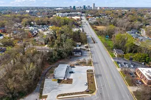 326 Wade Hampton Blvd, Greenville, SC 29609 - Photo 10