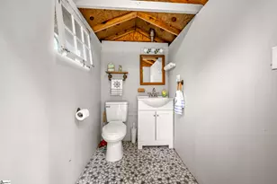 1028 E Lakeshore Dr, Landrum, SC 29356 - Photo 8