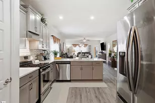 1 Woodcross Dr, Simpsonville, SC 29681 - Photo 4