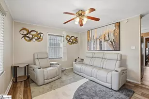 16 Carver St, Greenville, SC 29611 - Photo 2