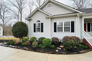 102 Davis Dr, Piedmont, SC 29673 - Photo 2