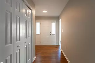 202 Woodruff Park Ln, Simpsonville, SC 29681 - Photo 2