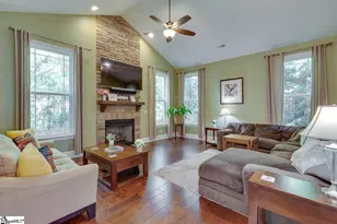 215 Windsor Rd, Greer, SC 29651 - Photo 6