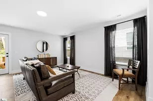 8 Robin Hood Rd, Taylors, SC 29687 - Photo 10