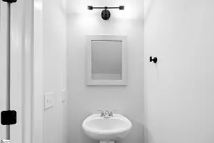 8 Robin Hood Rd, Taylors, SC 29687 - Photo 14