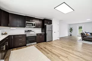 8 Robin Hood Rd, Taylors, SC 29687 - Photo 4