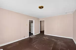 131 Holy St, Spartanburg, SC 29307 - Photo 14