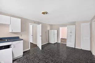 131 Holy St, Spartanburg, SC 29307 - Photo 10