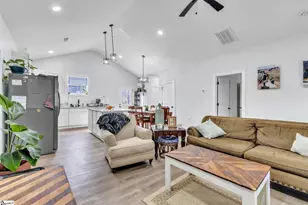 525 W Peachtree St, Woodruff, SC 29388 - Photo 4