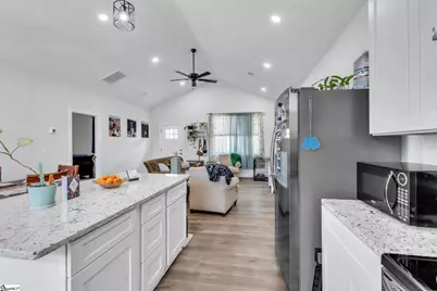 525 W Peachtree Street, Woodruff, SC 29388 - Photo 14