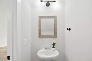 7 Robin Hood Rd, Taylors, SC 29687 - Photo 12