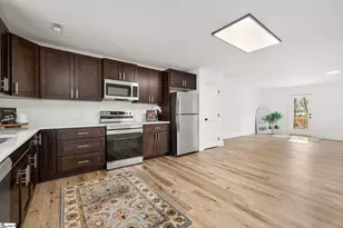 7 Robin Hood Rd, Taylors, SC 29687 - Photo 2