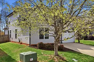 563 Clairidge Dr, Boiling Springs, SC 29316 - Photo 2