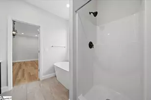 563 Clairidge Dr, Boiling Springs, SC 29316 - Photo 10