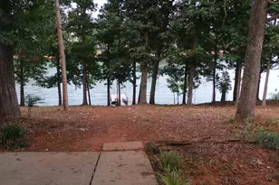 101 McAlister Cir, Townville, SC 29689 - Photo 10