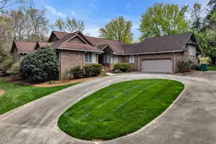 28 Farringdon Dr, Greenville, SC 29615 - Photo 2