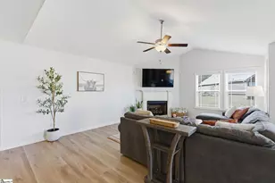 332 Terilyn Ct, Greenville, SC 29611 - Photo 4