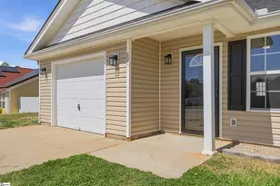 621 Drew St, Greenville, SC 29617 - Photo 2