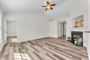 11 Medfield Ct, Greenville, SC 29605 - Photo 4