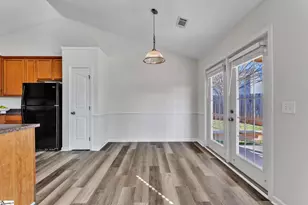 11 Medfield Ct, Greenville, SC 29605 - Photo 6