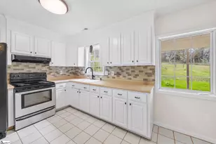 174 Turpin Dr, Easley, SC 29640 - Photo 10