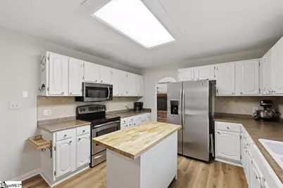 90 Southwood Drive, Greenville, SC 29605 - Photo 14