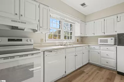 34 Summercreek Drive, Spartanburg, SC 29307 - Photo 8