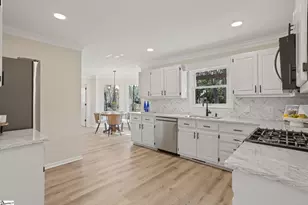 111 Chase Woods Ct, Simpsonville, SC 29680 - Photo 8