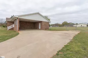 417 Greenmeadow Cir, Anderson, SC 29626 - Photo 6