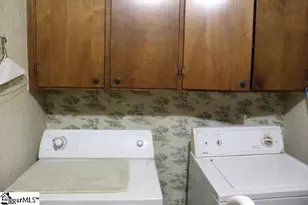 300 Marion Pl, Clinton, SC 29325 - Photo 26