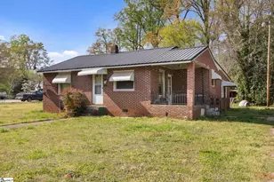 215 Truman St, Laurens, SC 29360 - Photo 2