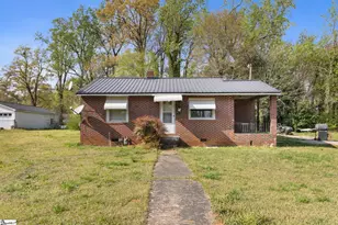 215 Truman St, Laurens, SC 29360 - Photo 1