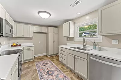 119 W Victoria Road, Spartanburg, SC 29301 - Photo 4