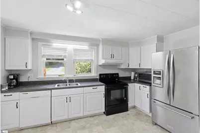 106 E Thompson Street, Landrum, SC 29356 - Photo 6