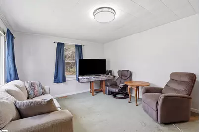 106 E Thompson Street, Landrum, SC 29356 - Photo 2