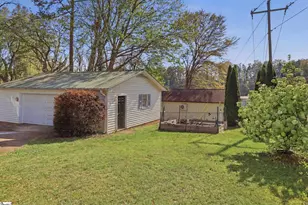 106 E Thompson St, Landrum, SC 29356 - Photo 12