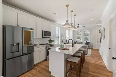 9 Hawthorne Lane #Unit 105, Greenville, SC 29605 - Photo 6
