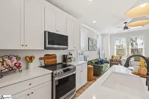 9 Hawthorne Ln, Greenville, SC 29615 - Photo 14