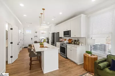 9 Hawthorne Lane #Unit 105, Greenville, SC 29615 - Photo 16