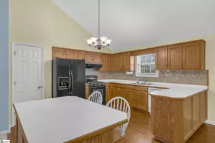 101 Divine Dr, Easley, SC 29640 - Photo 8