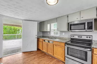 521 Perry Avenue, Greenville, SC 29611 - Photo 4