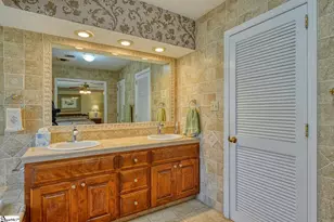 300 Crestview Ln, Spartanburg, SC 29301 - Photo 32