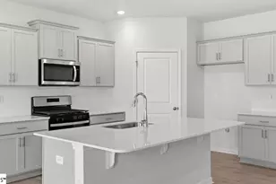 121 Depot Cir, Greenwood, SC 29646 - Photo 10
