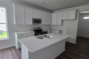 607 Autumn Lk Rd, Simpsonville, SC 29681 - Photo 2